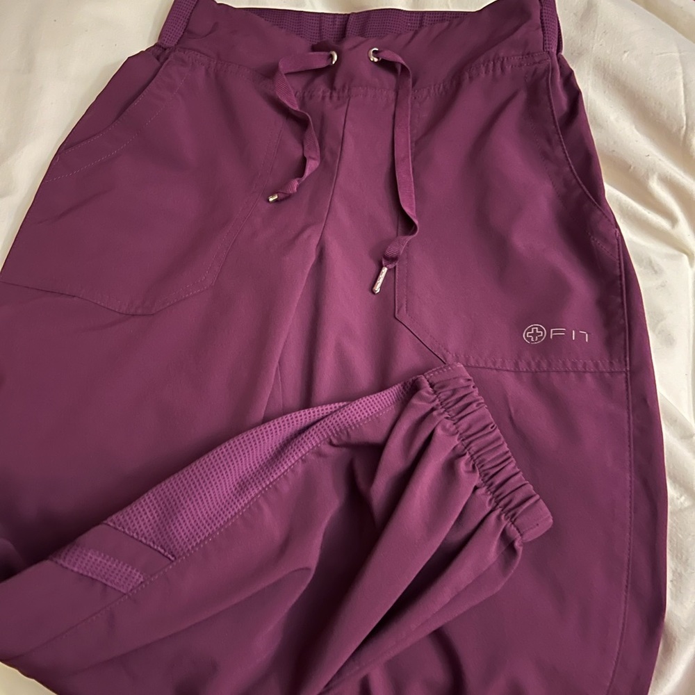 White cross fit scrub pants jogger style (cinched bottom)